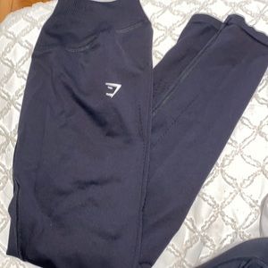 gym sharing leggings